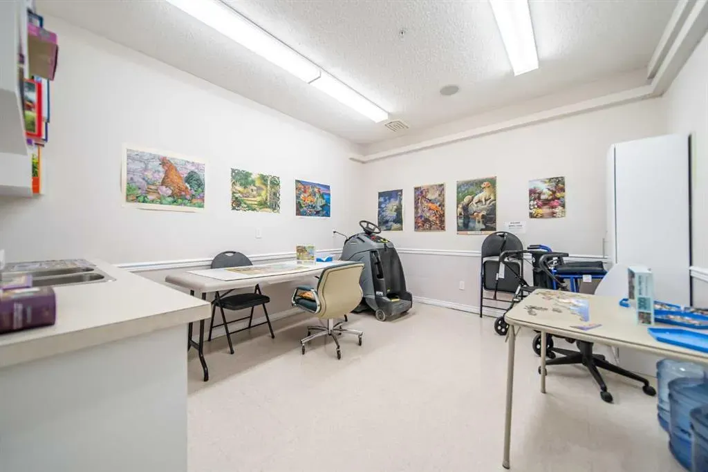 5201 Dalhousie Drive NW, #222