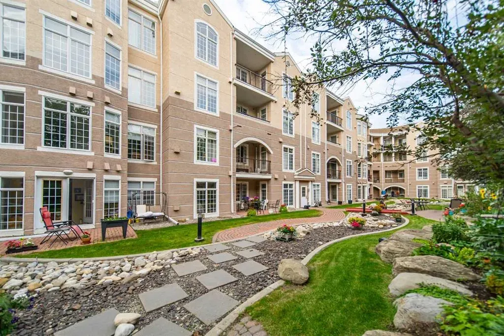 5201 Dalhousie Drive NW, #222