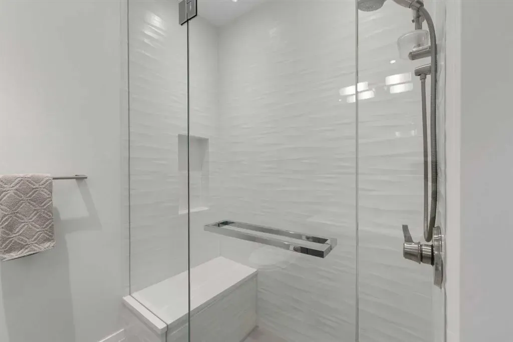 3030 17 Street SW, #302