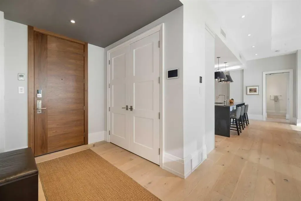 3030 17 Street SW, #302