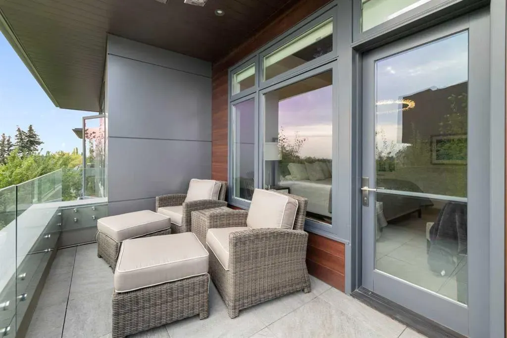 3030 17 Street SW, #302