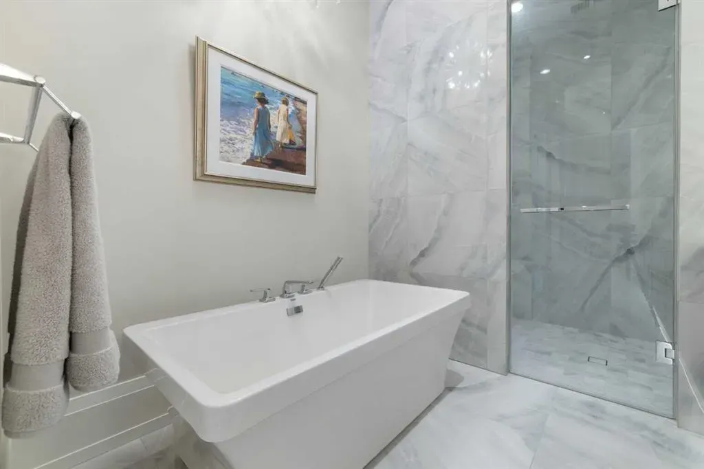 3030 17 Street SW, #302
