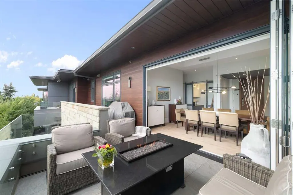 3030 17 Street SW, #302