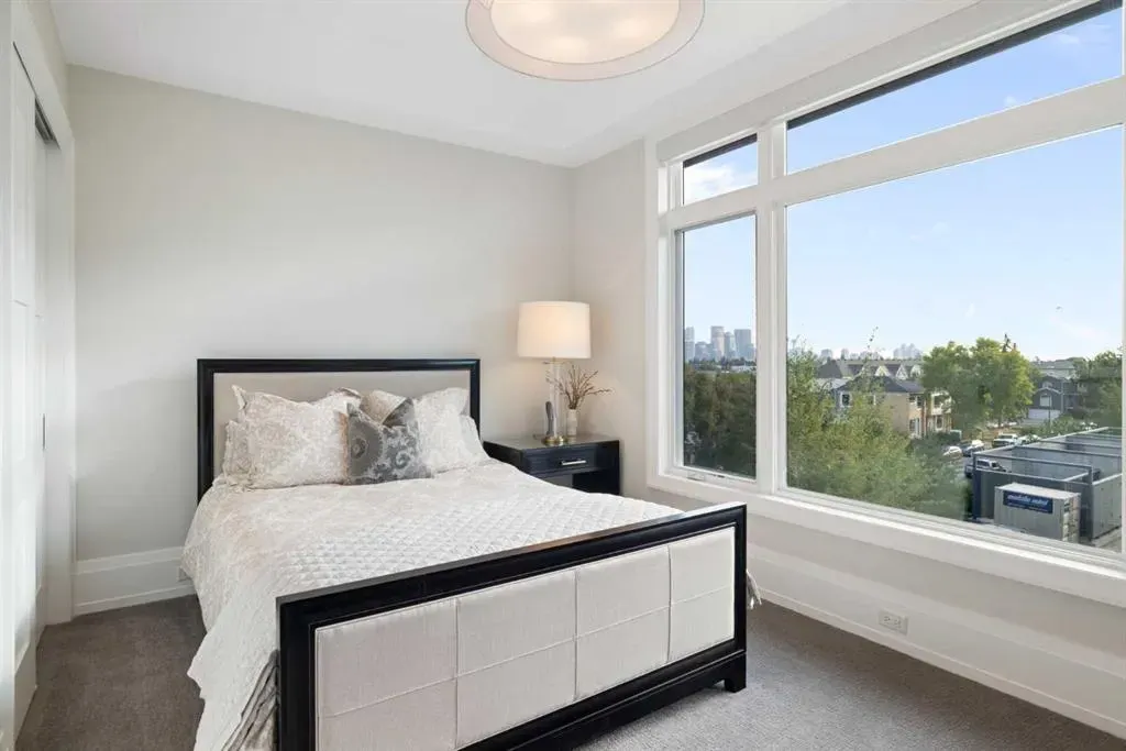 3030 17 Street SW, #302
