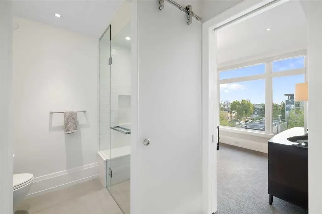 3030 17 Street SW, #302