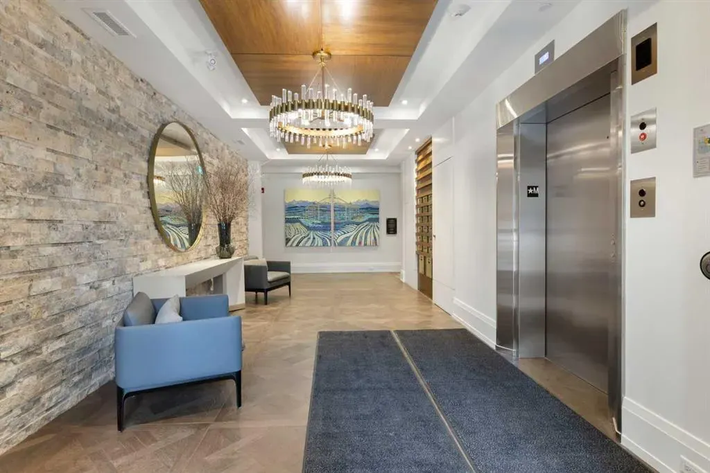 3030 17 Street SW, #302