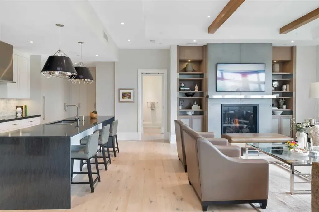 3030 17 Street SW, #302