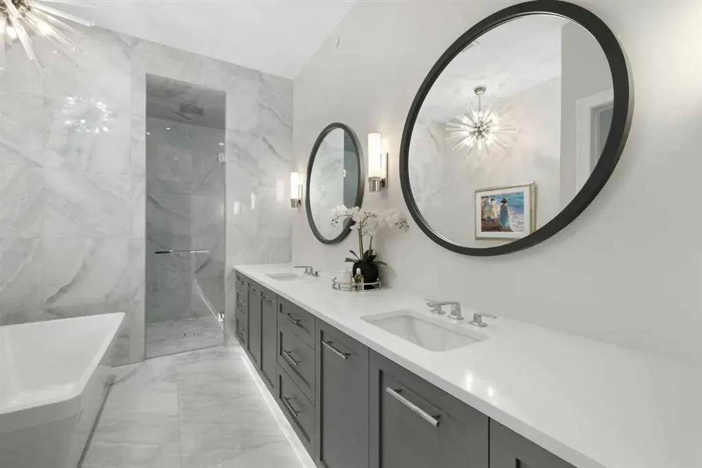 3030 17 Street SW, #302