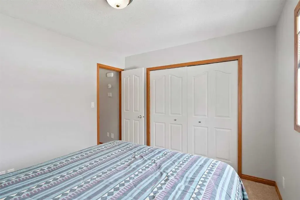 65 Canoe Circle SW