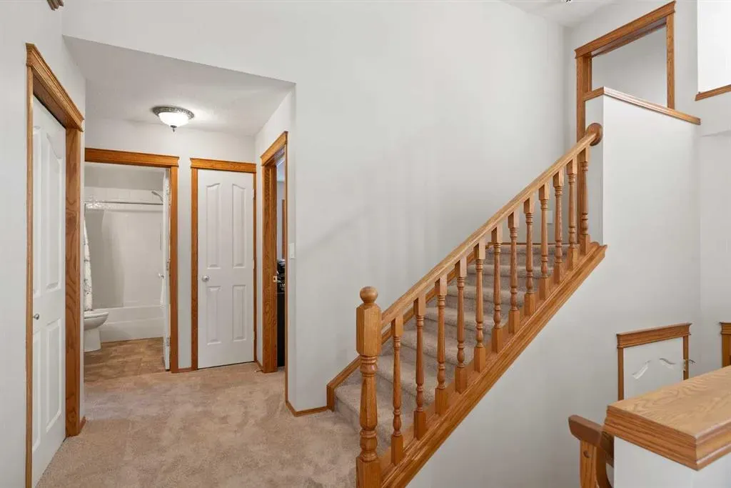 65 Canoe Circle SW