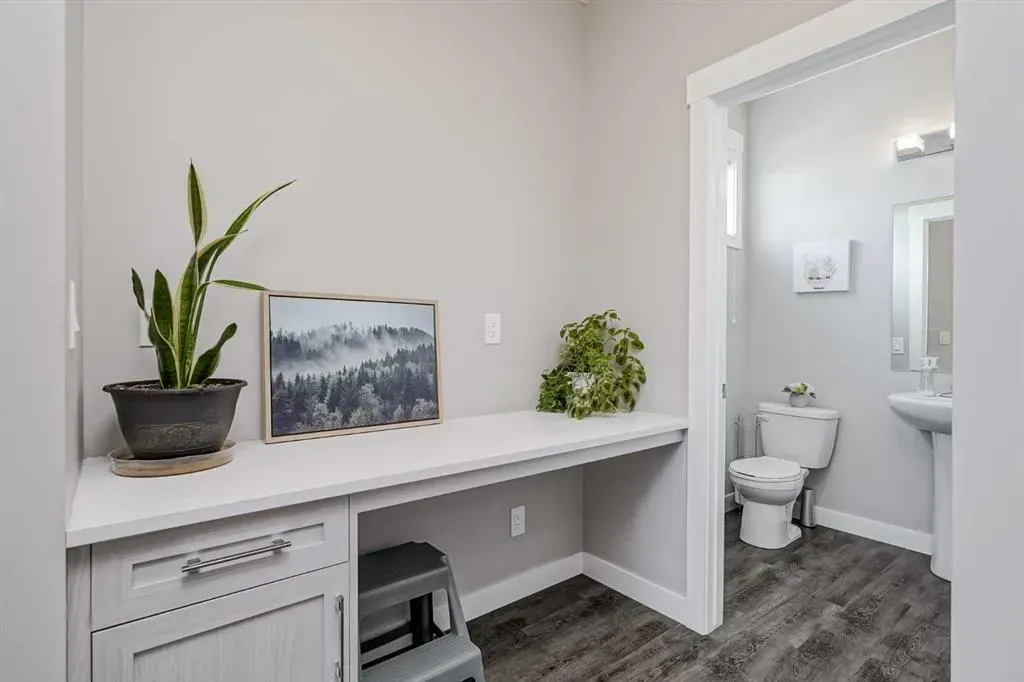 96 Skyview Parade NE