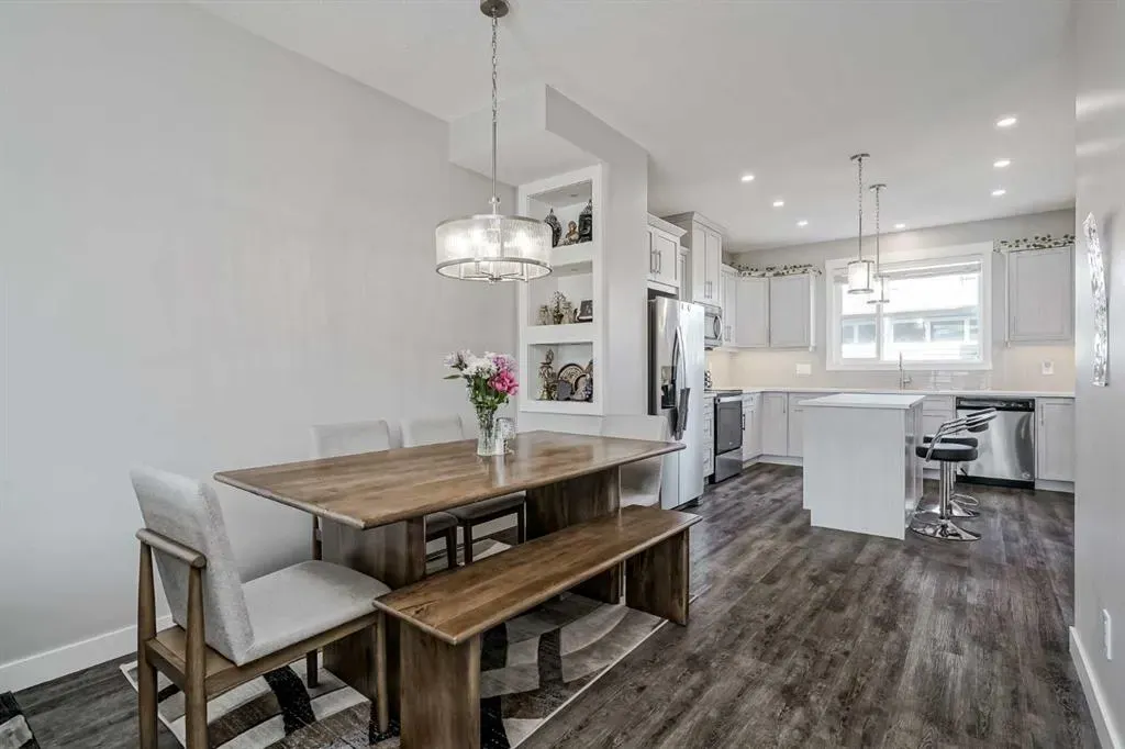 96 Skyview Parade NE