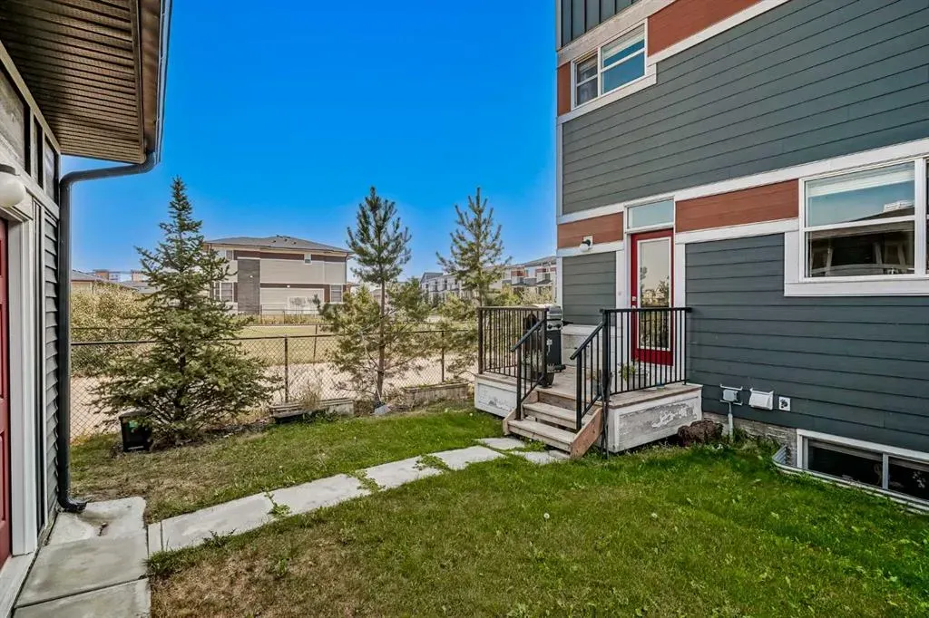 96 Skyview Parade NE