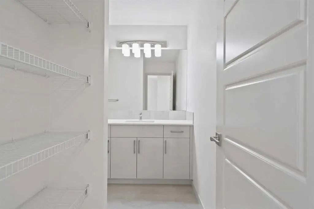 31 Lucas Passage NW