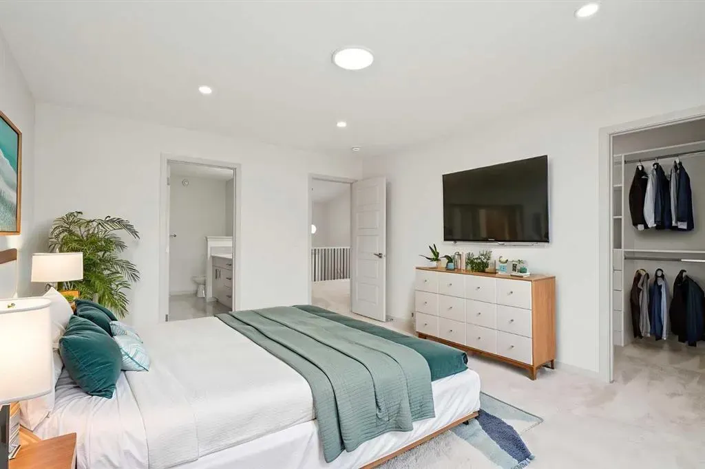 31 Lucas Passage NW