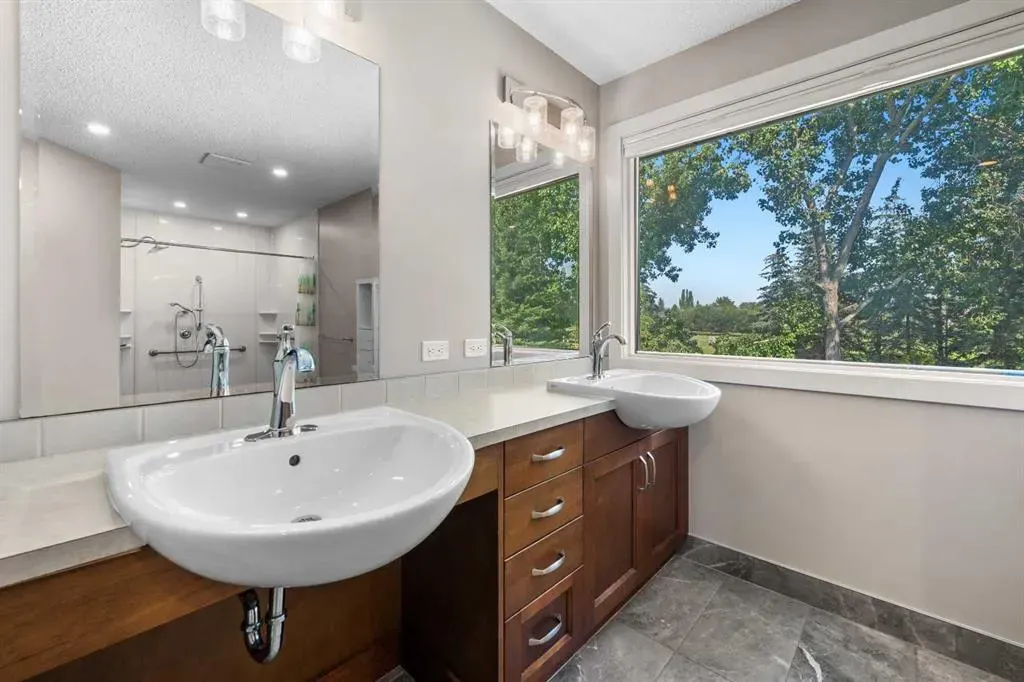 14 Douglasbank Drive SE