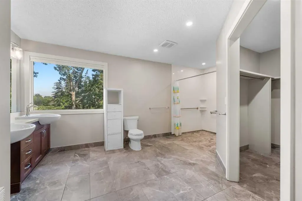14 Douglasbank Drive SE