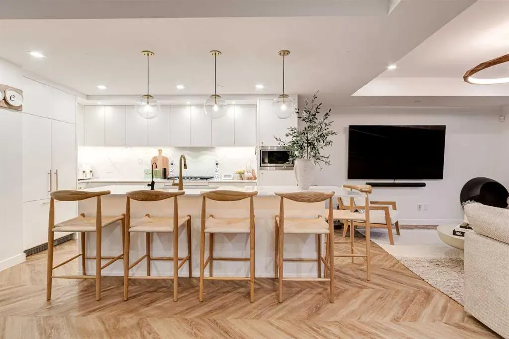8445 Broadcast Avenue SW, #110