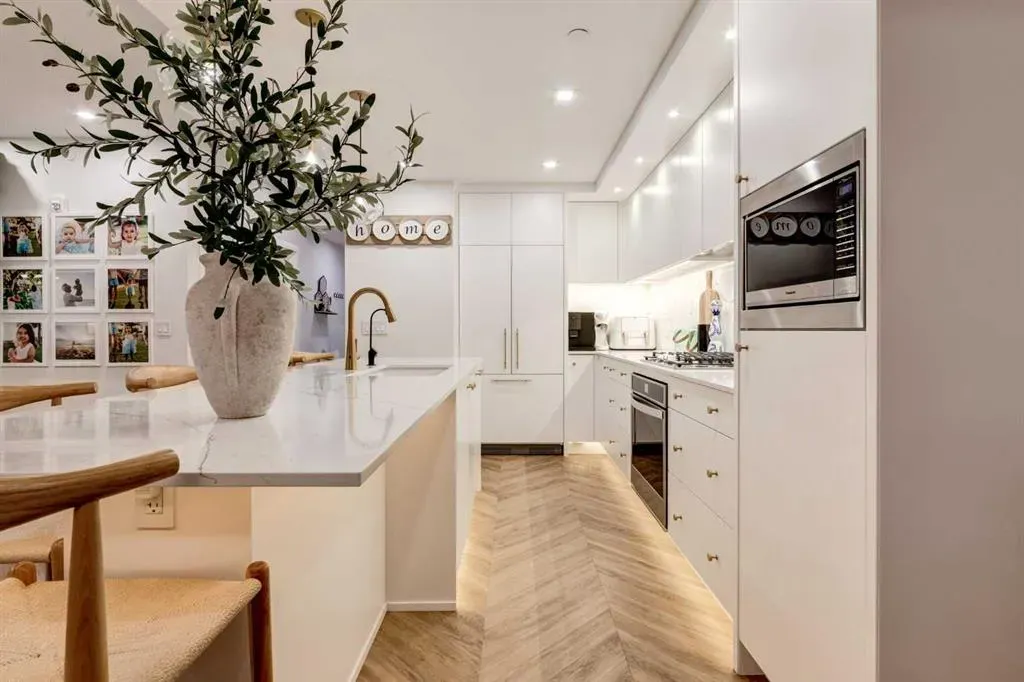 8445 Broadcast Avenue SW, #110
