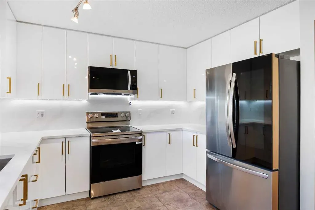 322 Point Mckay Gardens NW