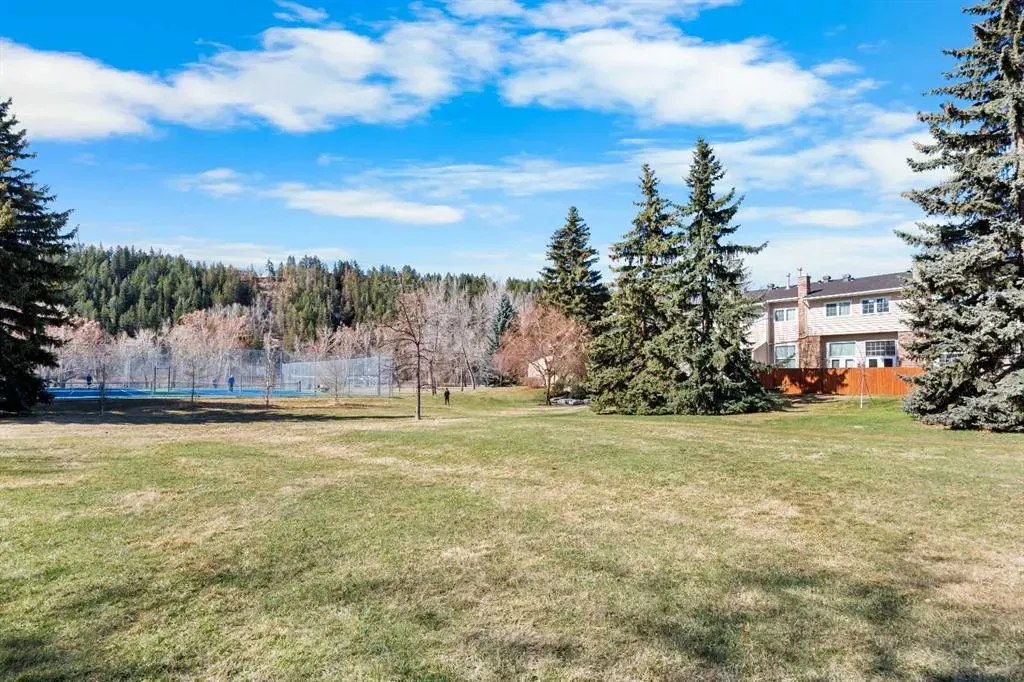 322 Point Mckay Gardens NW