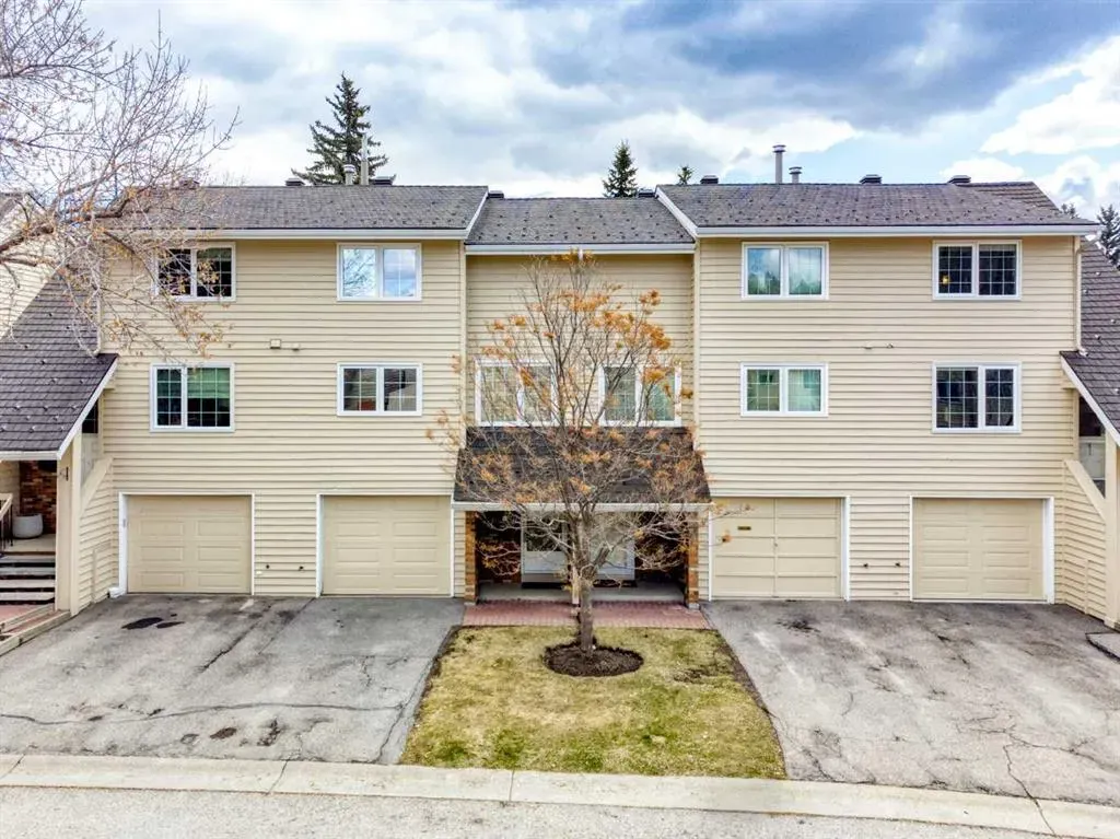 322 Point Mckay Gardens NW