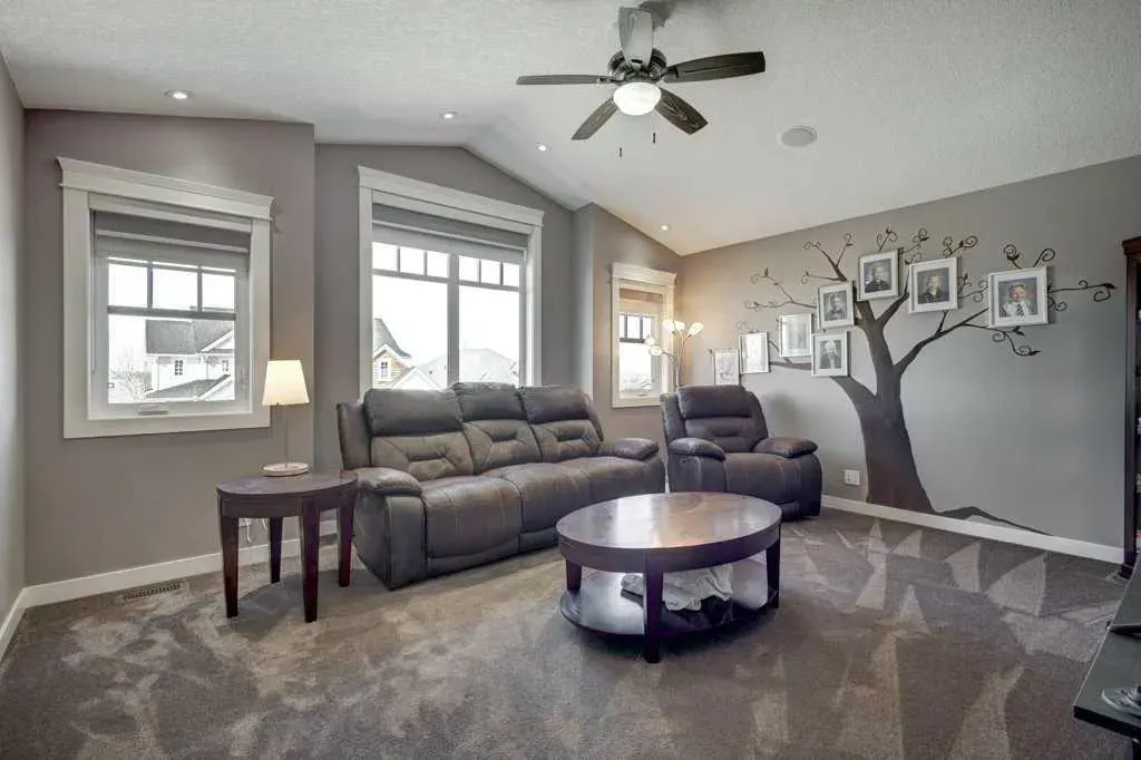 1233 Hillcrest Manor Estates