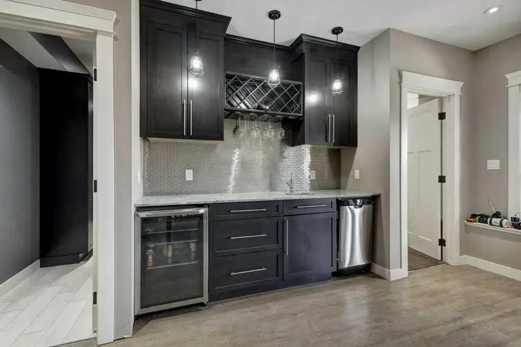 1233 Hillcrest Manor Estates