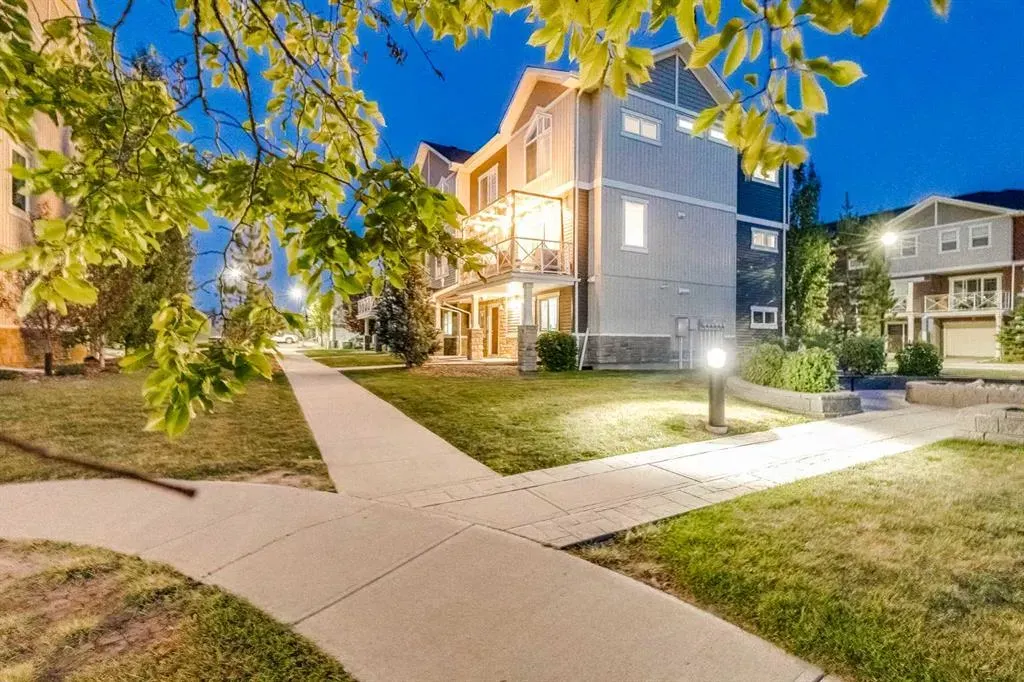515 Skyview Ranch Grove NE