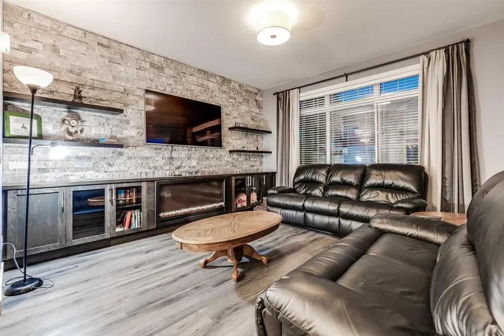 515 Skyview Ranch Grove NE