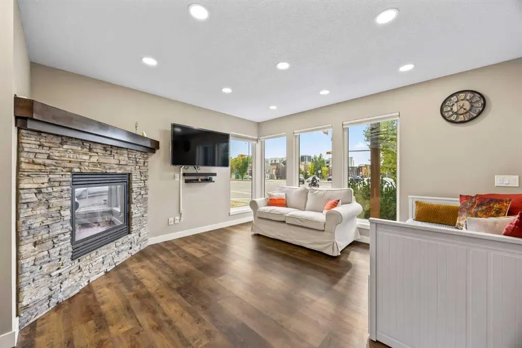 180 Walden Gate SE