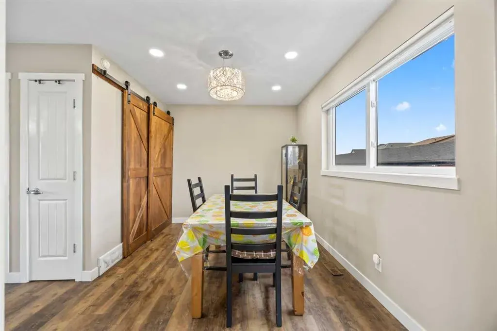 180 Walden Gate SE