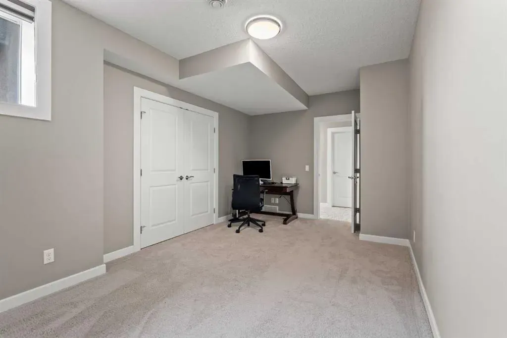 92 Cranarch Heights SE
