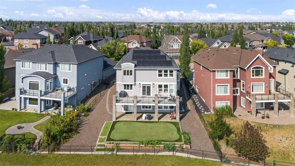 92 Cranarch Heights SE