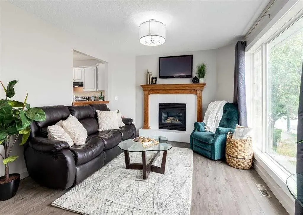 121 Cramond Close SE