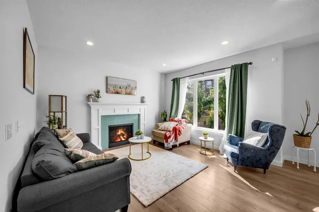 325 Bayview Way SW
