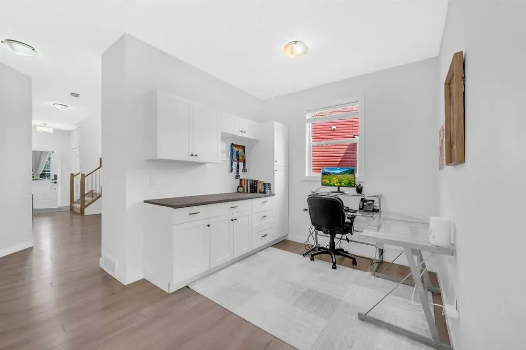 325 Bayview Way SW