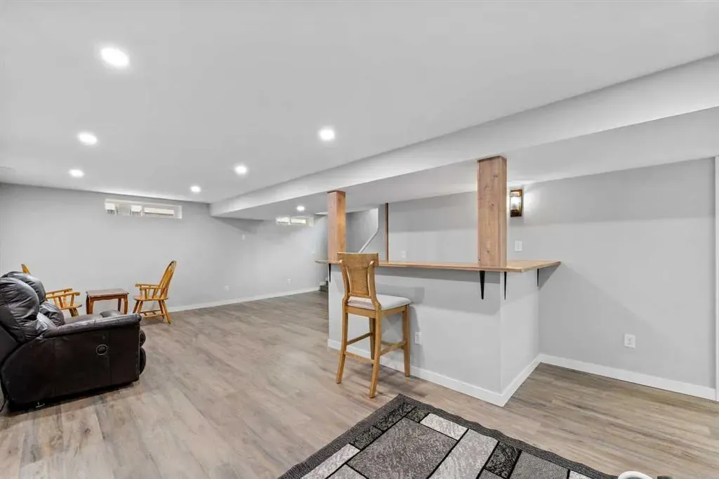 249 Acadia Drive SE