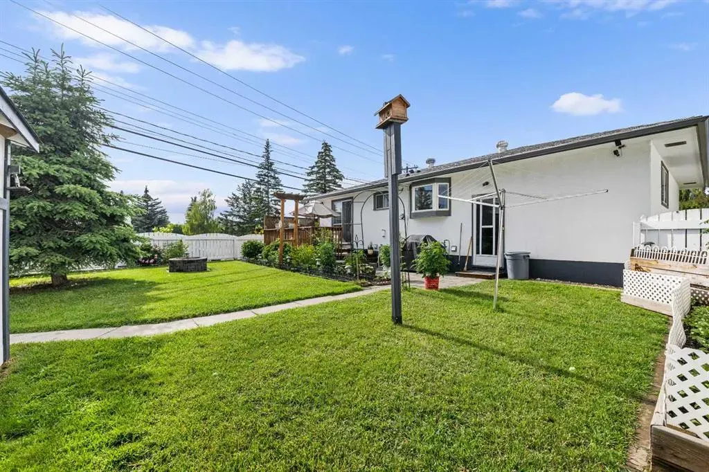 249 Acadia Drive SE
