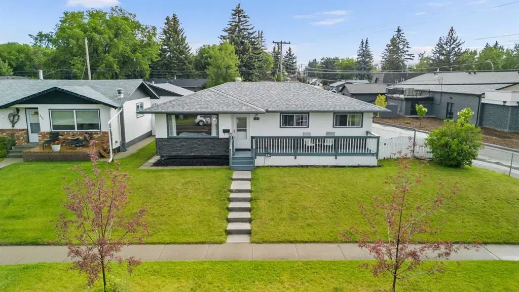 249 Acadia Drive SE