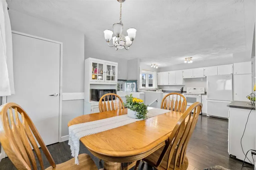 249 Acadia Drive SE