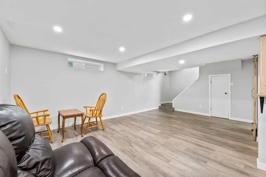 249 Acadia Drive SE