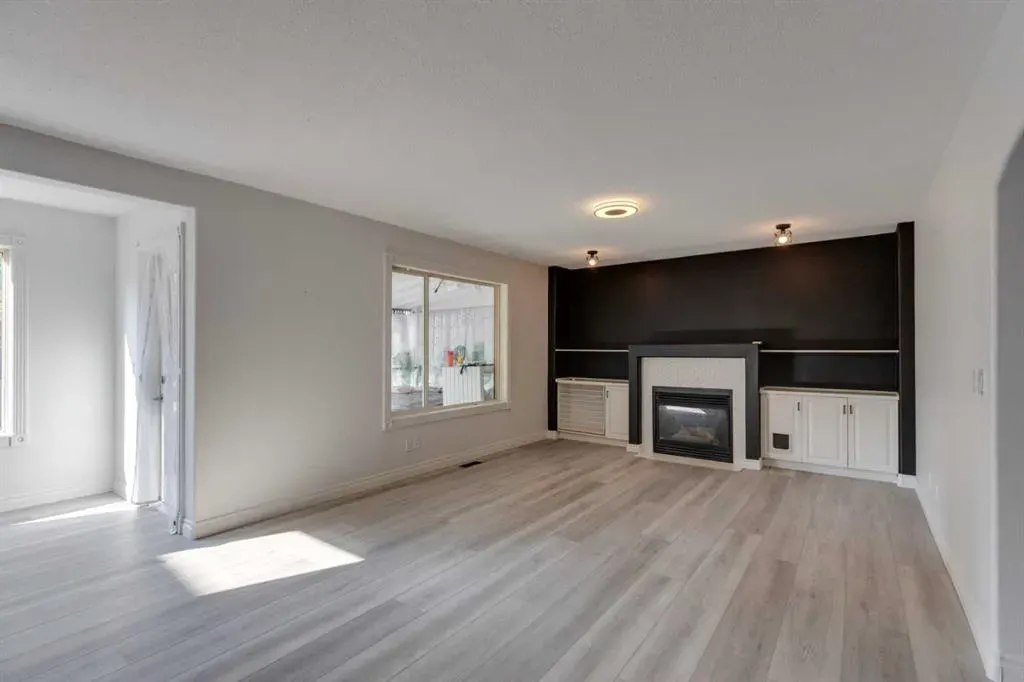 1374 Strathcona Drive SW