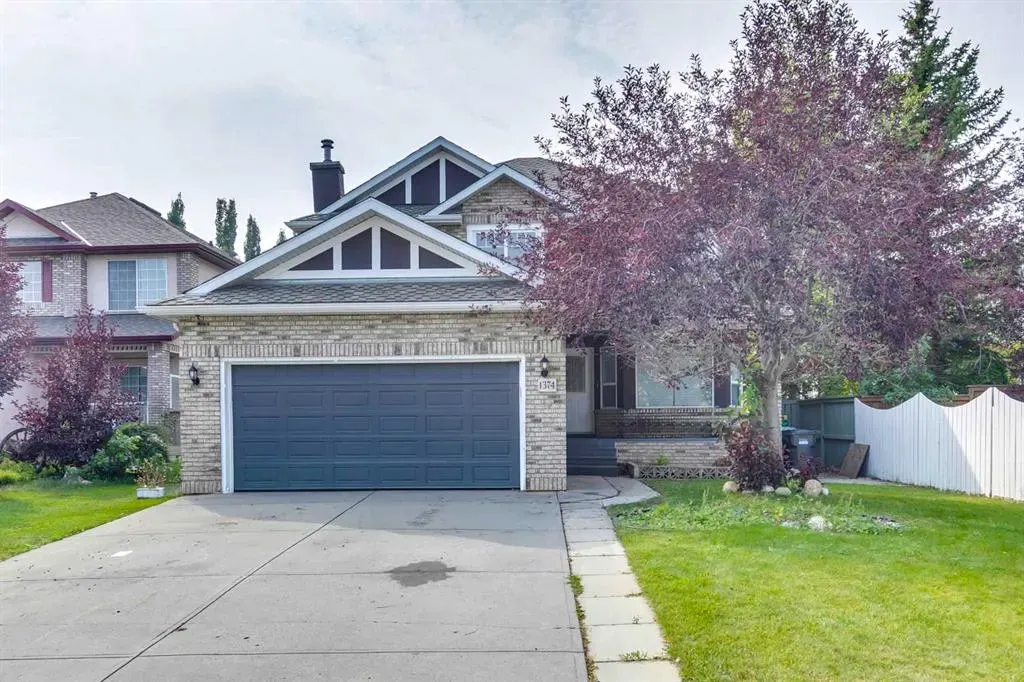 1374 Strathcona Drive SW