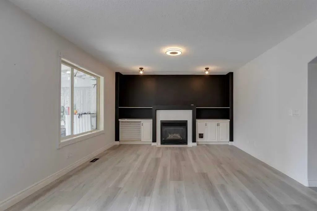 1374 Strathcona Drive SW