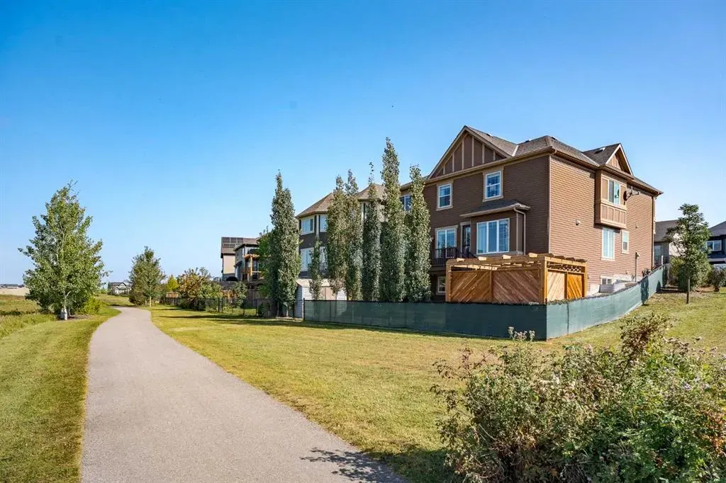 110 Windwood Grove SW