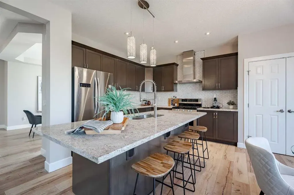 110 Windwood Grove SW