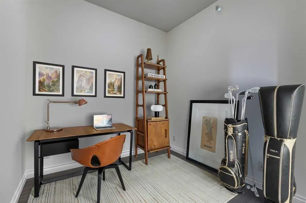 24 Hemlock Crescent SW, #3501
