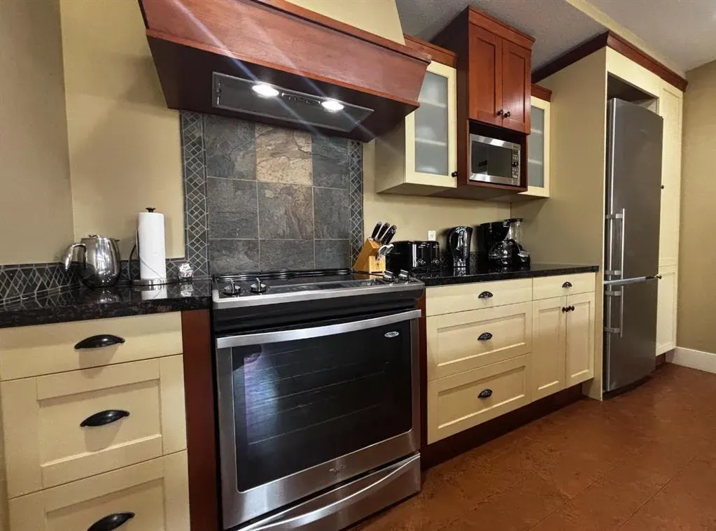 173 Kananaskis Way, #413J