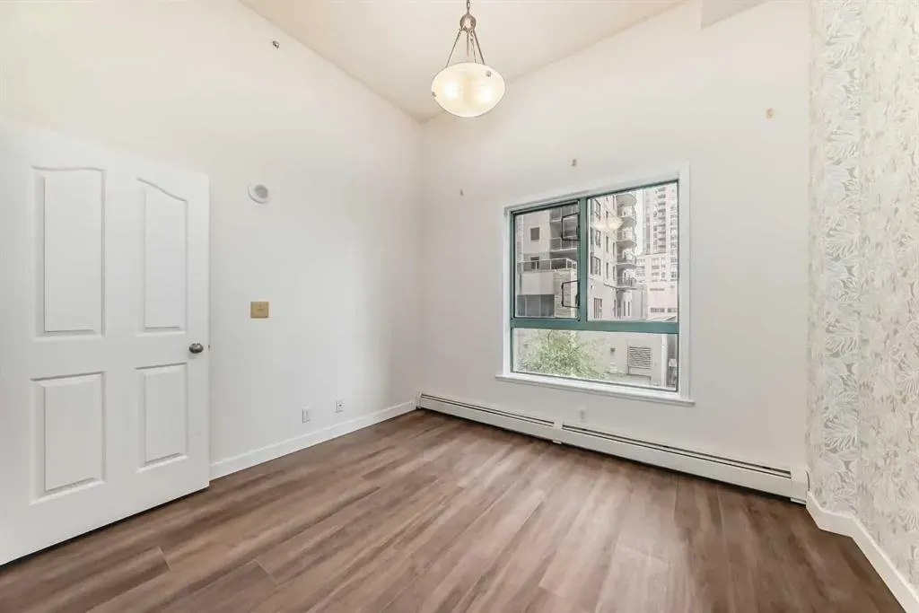 1111 6 Avenue SW, #209